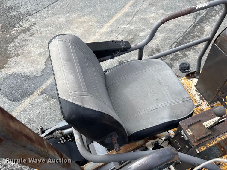 image for item EF1257 2011 Volvo PF2181 paver