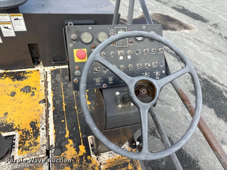 image for item EF1257 2011 Volvo PF2181 paver