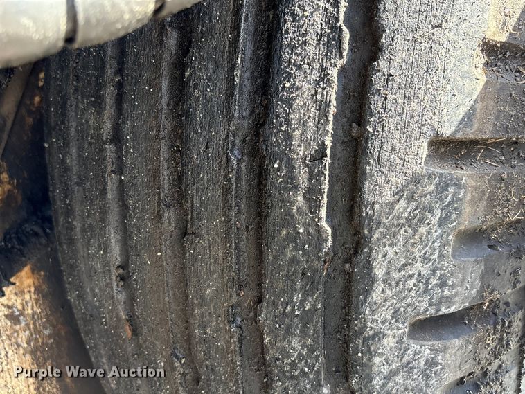 image for item EF1257 2011 Volvo PF2181 paver