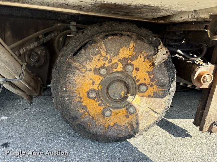 image for item EF1257 2011 Volvo PF2181 paver