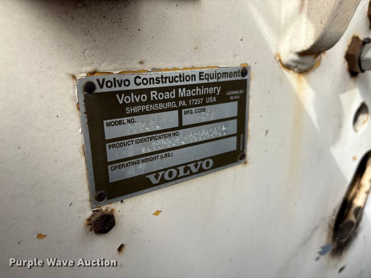 image for item EF1257 2011 Volvo PF2181 paver