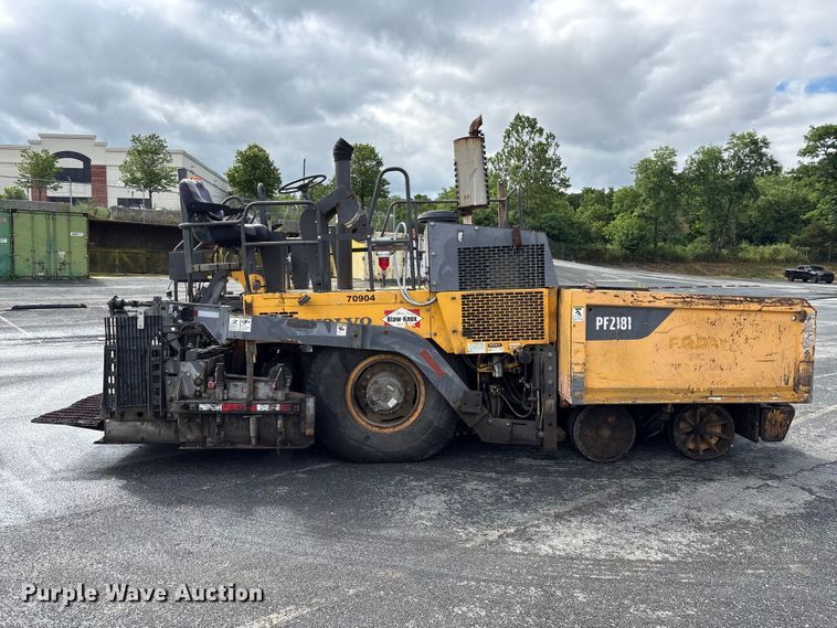 image for item EF1258 2014 Volvo PF2181 paver