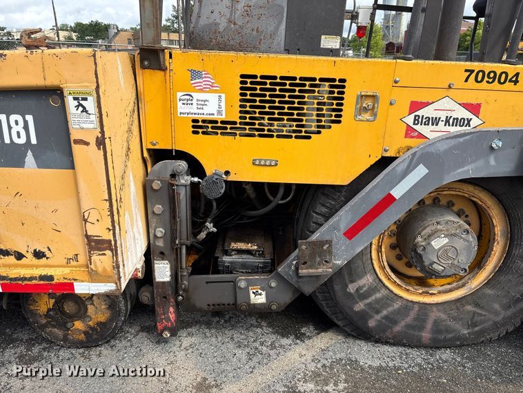 image for item EF1258 2014 Volvo PF2181 paver