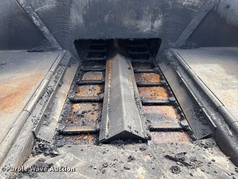 image for item EF1258 2014 Volvo PF2181 paver