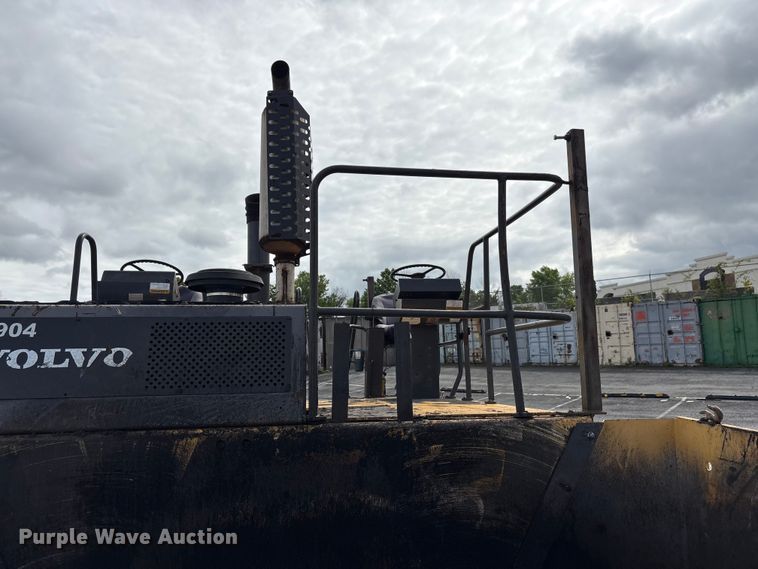 image for item EF1258 2014 Volvo PF2181 paver