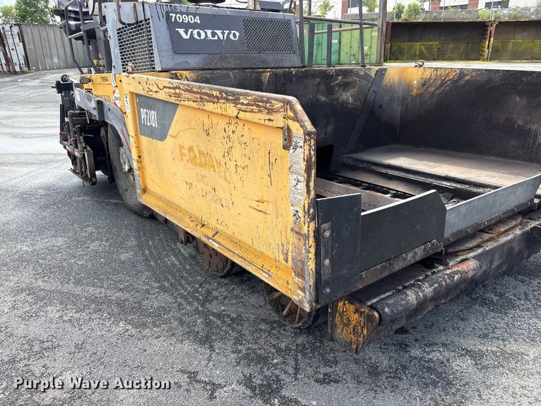 image for item EF1258 2014 Volvo PF2181 paver