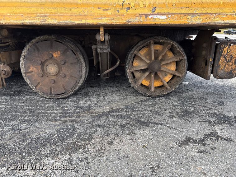 image for item EF1258 2014 Volvo PF2181 paver