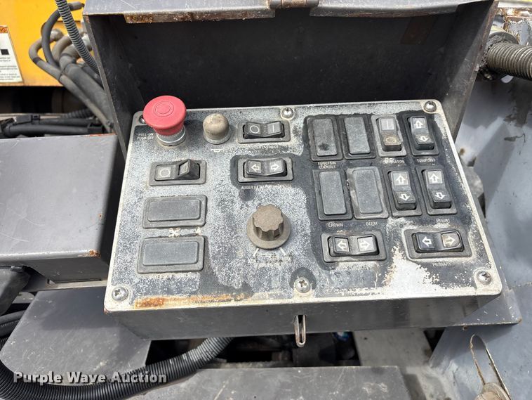 image for item EF1258 2014 Volvo PF2181 paver