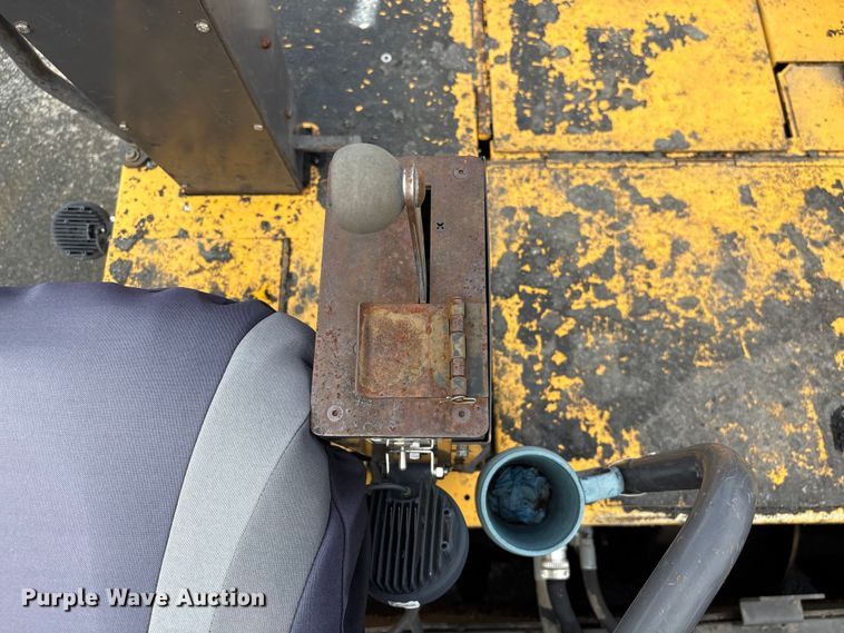 image for item EF1258 2014 Volvo PF2181 paver