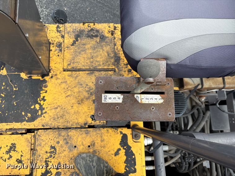 image for item EF1258 2014 Volvo PF2181 paver