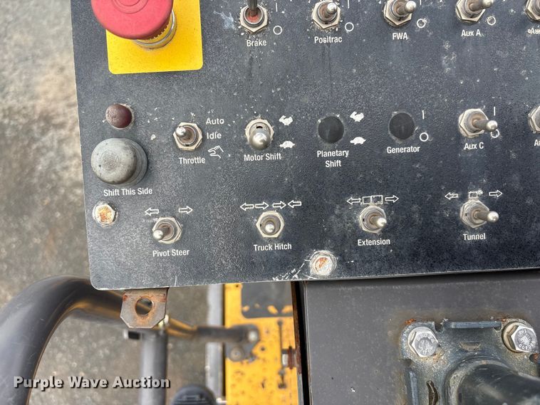 image for item EF1258 2014 Volvo PF2181 paver