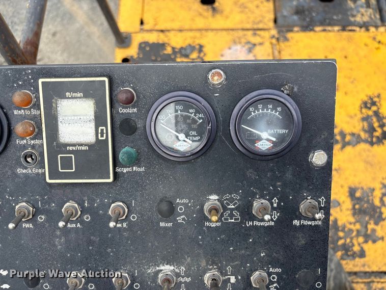 image for item EF1258 2014 Volvo PF2181 paver