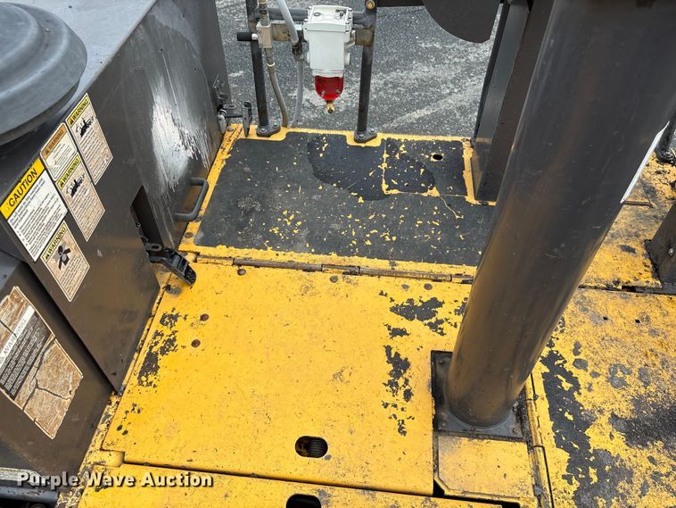 image for item EF1258 2014 Volvo PF2181 paver