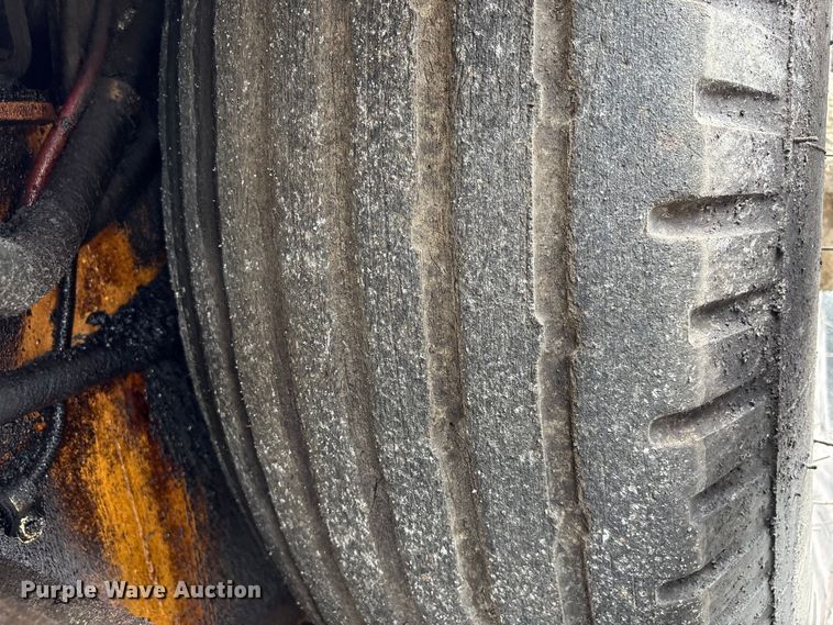 image for item EF1258 2014 Volvo PF2181 paver