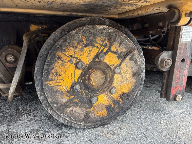 image for item EF1258 2014 Volvo PF2181 paver
