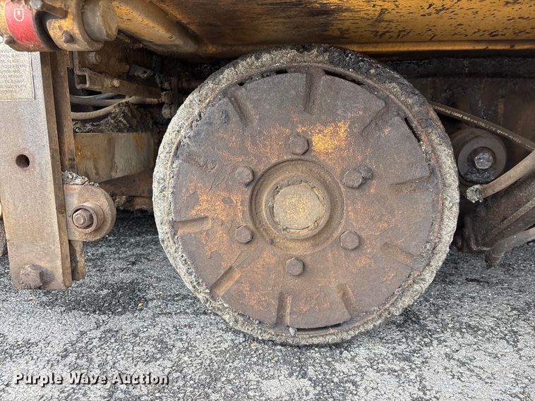 image for item EF1258 2014 Volvo PF2181 paver
