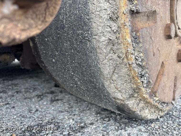 image for item EF1258 2014 Volvo PF2181 paver