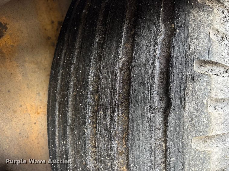 image for item EF1258 2014 Volvo PF2181 paver
