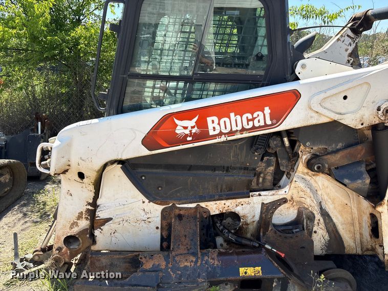 image for item EF1265 2022 Bobcat T76 R-Series tracked skid steer loader