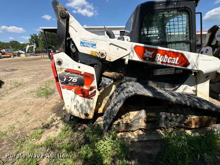 image for item EF1265 2022 Bobcat T76 R-Series tracked skid steer loader