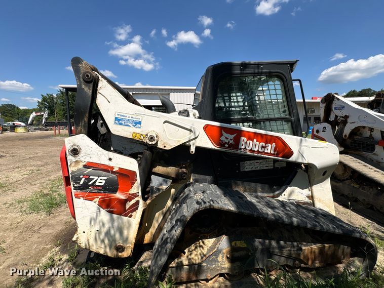 image for item EF1265 2022 Bobcat T76 R-Series tracked skid steer loader