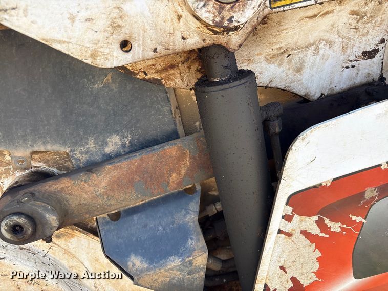 image for item EF1265 2022 Bobcat T76 R-Series tracked skid steer loader