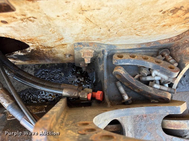 image for item EF1265 2022 Bobcat T76 R-Series tracked skid steer loader