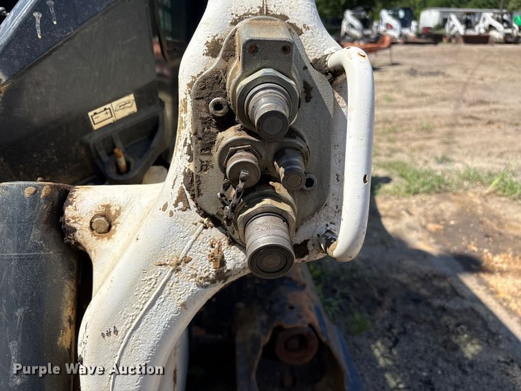 image for item EF1265 2022 Bobcat T76 R-Series tracked skid steer loader