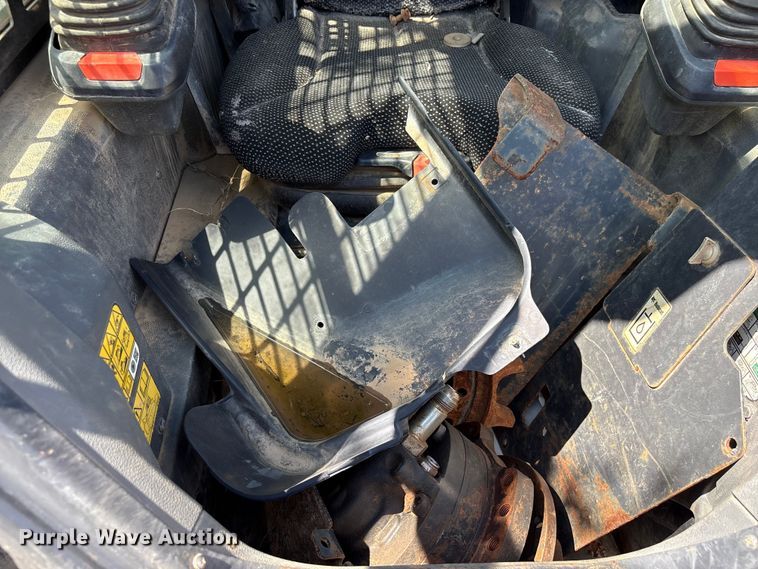 image for item EF1265 2022 Bobcat T76 R-Series tracked skid steer loader