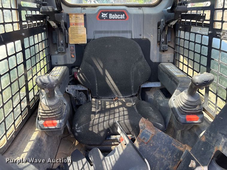 image for item EF1265 2022 Bobcat T76 R-Series tracked skid steer loader