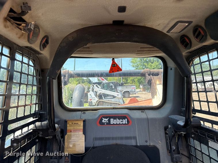 image for item EF1265 2022 Bobcat T76 R-Series tracked skid steer loader