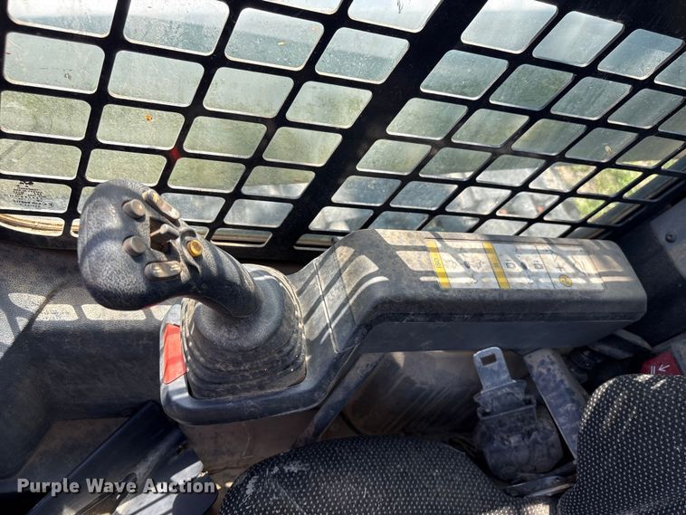 image for item EF1265 2022 Bobcat T76 R-Series tracked skid steer loader