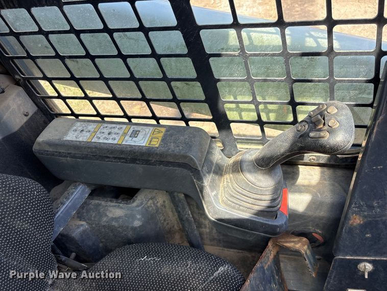 image for item EF1265 2022 Bobcat T76 R-Series tracked skid steer loader