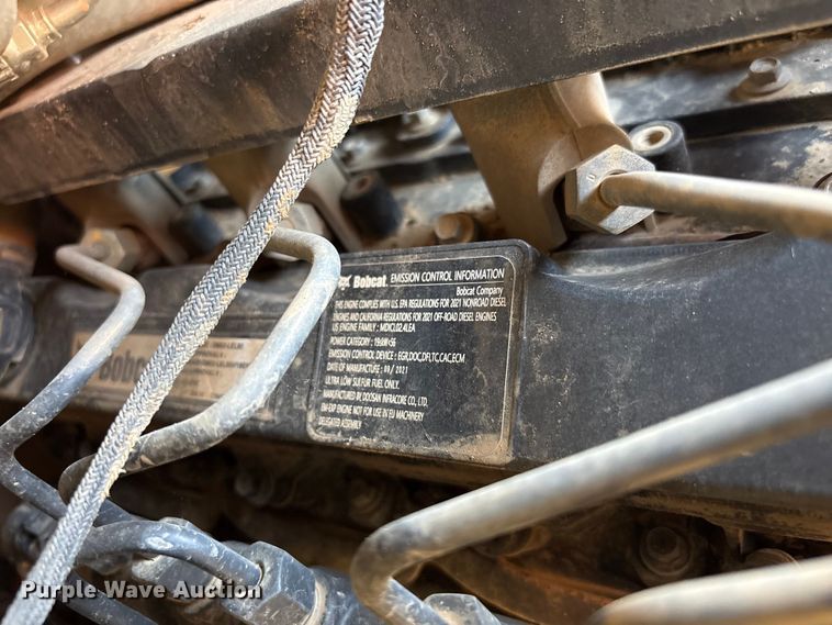 image for item EF1265 2022 Bobcat T76 R-Series tracked skid steer loader