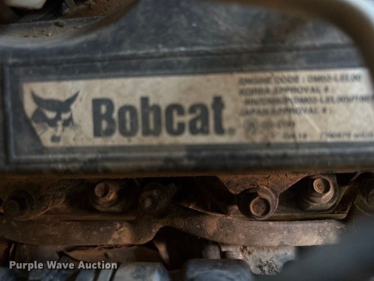 image for item EF1265 2022 Bobcat T76 R-Series tracked skid steer loader