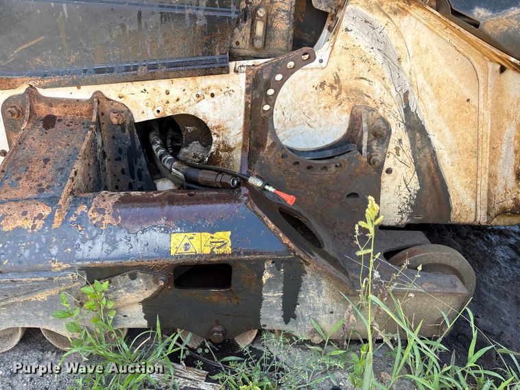 image for item EF1265 2022 Bobcat T76 R-Series tracked skid steer loader
