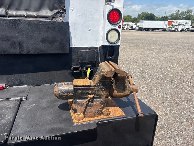 image for item EG9187 2015 Kenworth T370 utility / service truck