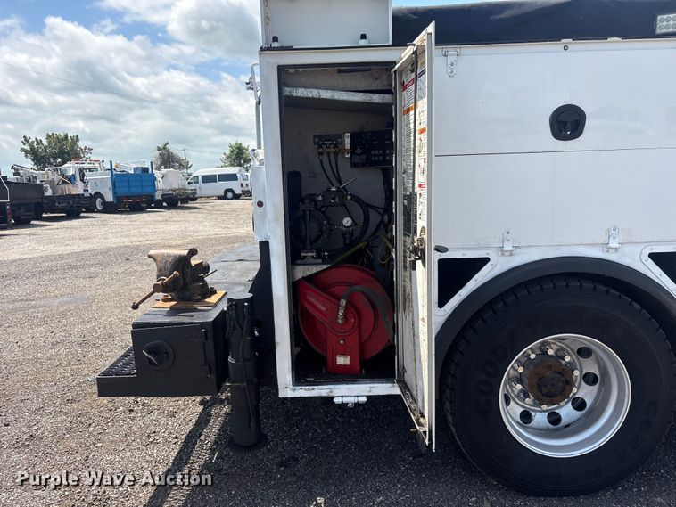 image for item EG9187 2015 Kenworth T370 utility / service truck