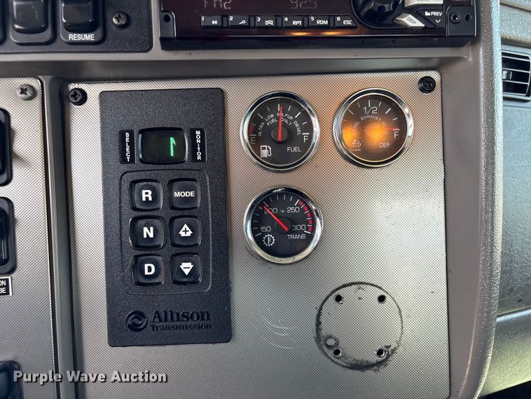 image for item EG9187 2015 Kenworth T370 utility / service truck