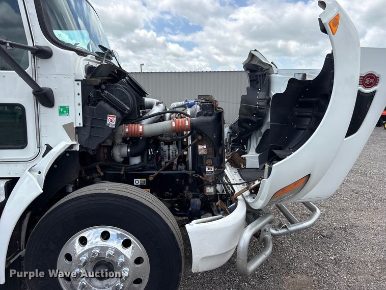 image for item EG9187 2015 Kenworth T370 utility / service truck