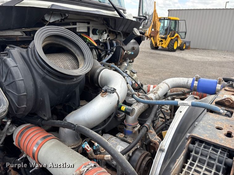 image for item EG9187 2015 Kenworth T370 utility / service truck
