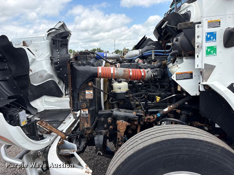 image for item EG9187 2015 Kenworth T370 utility / service truck