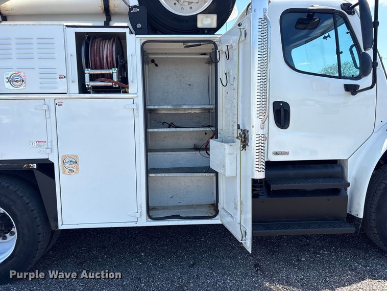 image for item EG9210 2012 Freightliner Business Class M2 utility / service truck