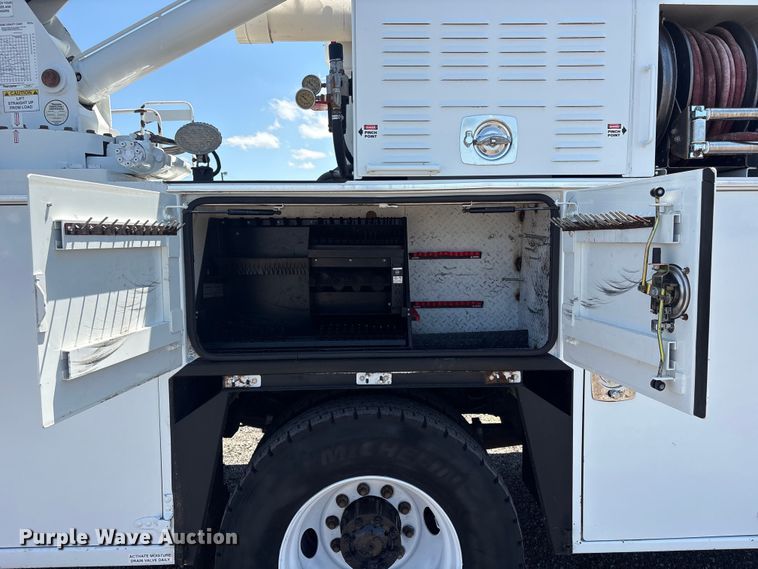 image for item EG9210 2012 Freightliner Business Class M2 utility / service truck