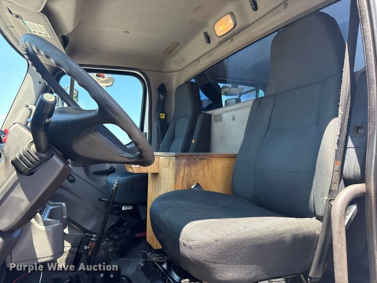 image for item EG9210 2012 Freightliner Business Class M2 utility / service truck