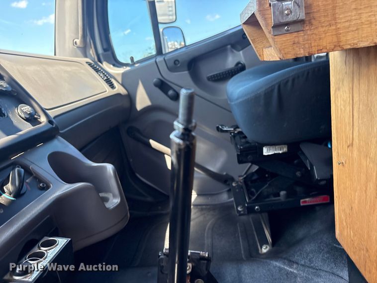image for item EG9210 2012 Freightliner Business Class M2 utility / service truck