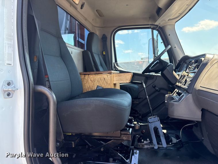 image for item EG9210 2012 Freightliner Business Class M2 utility / service truck