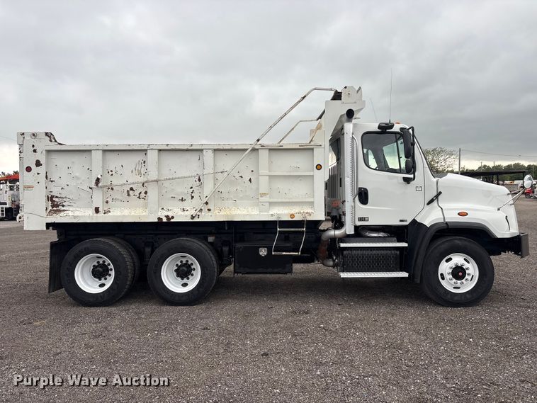 image for item EG9213 2014 Freightliner 114SD dump truck