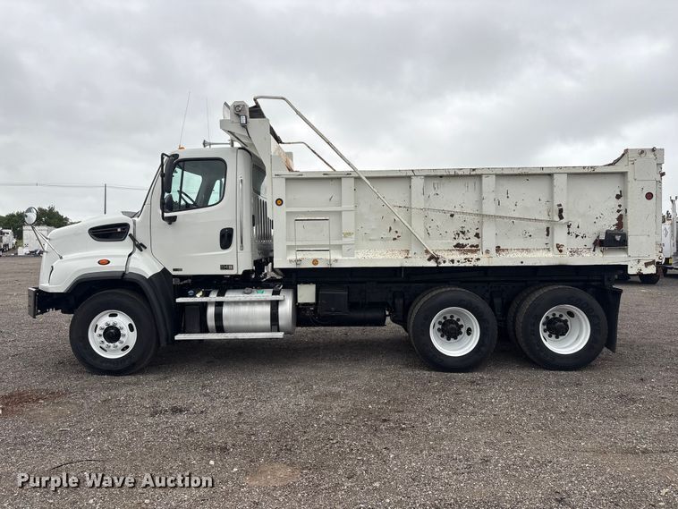 image for item EG9213 2014 Freightliner 114SD dump truck