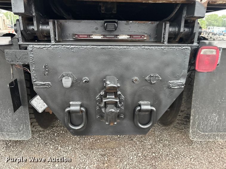 image for item EG9213 2014 Freightliner 114SD dump truck